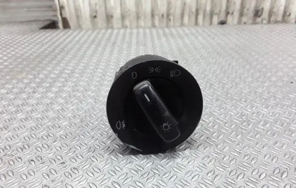 Volkswagen Golf V Light switch