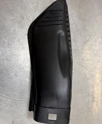 BMW 5 E60 E61 Air filter box cover 7789109