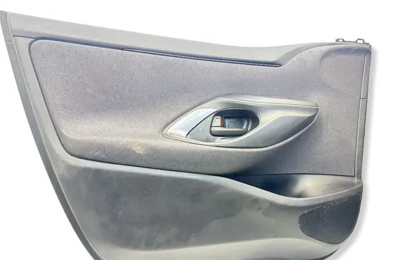 Skoda Octavia Mk3 (5E) Front door card panel trim 