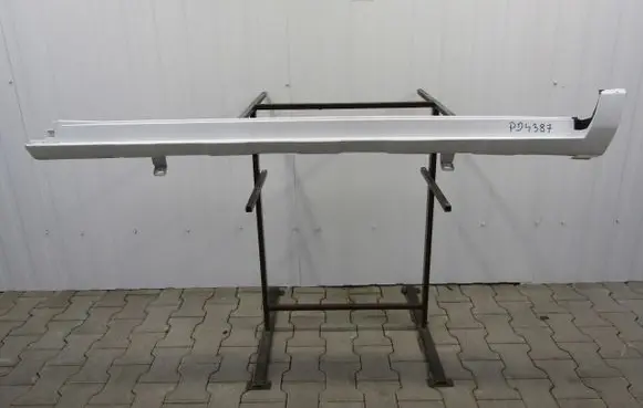 Front sill (body part)