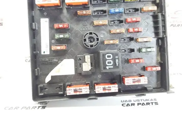 Volkswagen PASSAT B6 Fuse box set 3C0937125