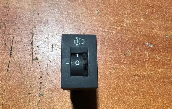 Hyundai Matrix Headlight level height control switch 9337017000