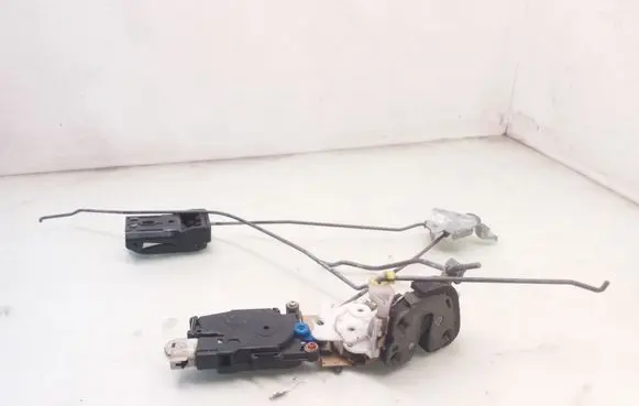 Subaru Legacy Front door lock