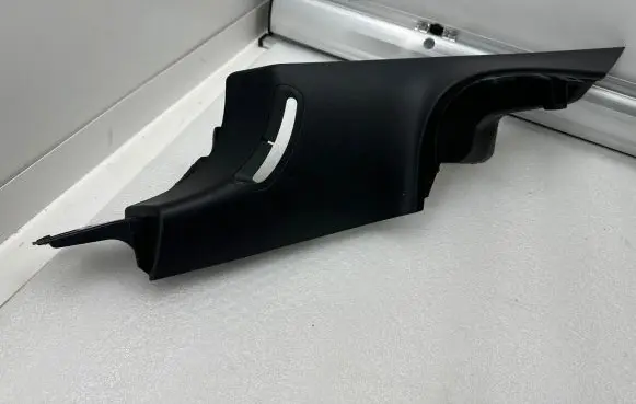 Tesla Model 3 (C) pillar trim 108628100I