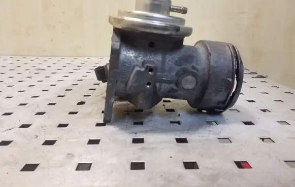 Volkswagen Transporter - Caravelle T5 EGR valve 038129637L