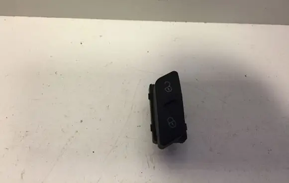 Volkswagen Tiguan Central locking switch button 1K0962125B