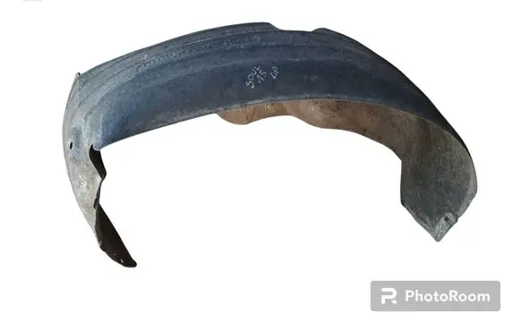 Rear arch fender liner splash guards