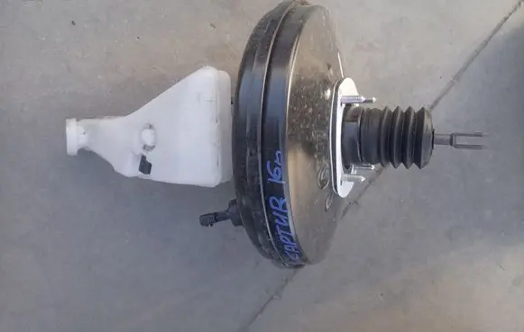 Renault Captur Brake booster 472105699R