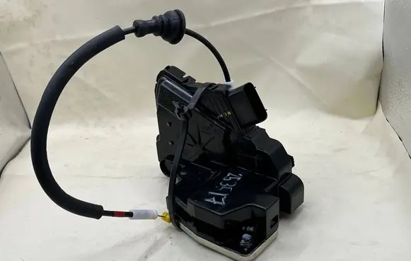KIA Ceed Rear glass lock/latch C424 81420A2400