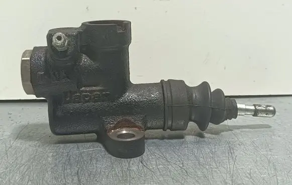 Subaru XV Clutch slave cylinder 
