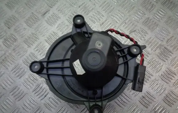 Chrysler PT Cruiser Front door blower motor 790876G