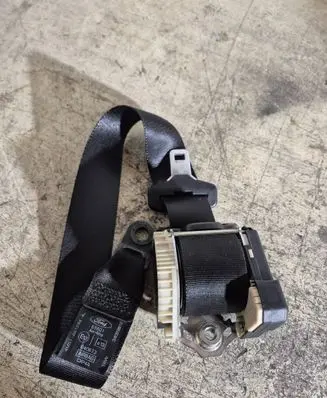 Ford Focus Front seatbelt 34017854