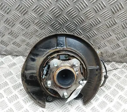 Nissan Leaf II (ZE1) Rear wheel hub 440103NL6A 440303NL0A