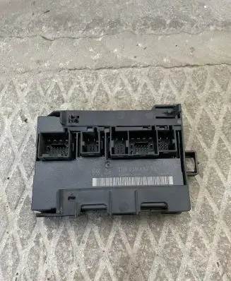 Volkswagen Golf Plus Comfort/convenience module 1K1971262J Y020723810 1K0959433AK