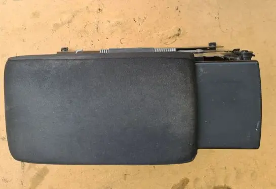 Volkswagen PASSAT B5.5 Armrest 3B1864207