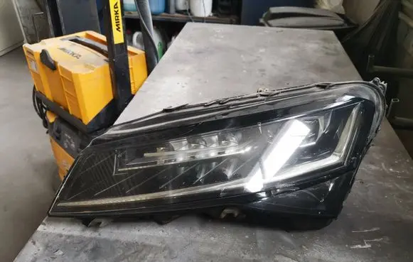 Skoda Superb B8 (3V) Headlight/headlamp 3V1941015D 992941571AA