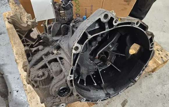 Manual 6 speed gearbox