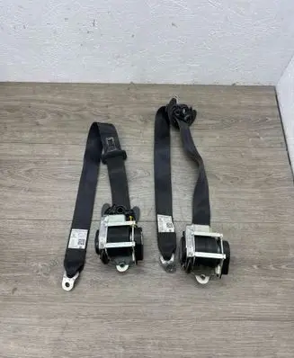 Volkswagen Golf VI Set of seat belts 1K4857705BG 618090500 1K4857706BJ