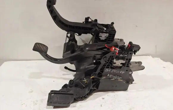 Opel Meriva B Pedal assembly 13434744