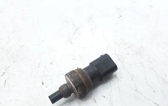 Mercedes-Benz E W211 Air conditioning (A/C) pressure sensor A2038300372