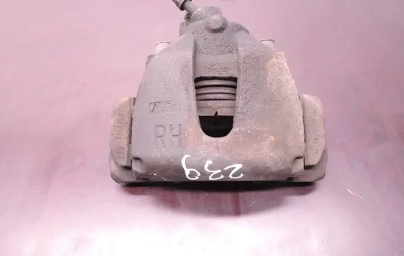 Volvo V40 Front brake caliper D239