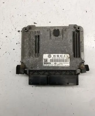 Seat Leon (1P) Engine control unit/module 03G906021JE 03G906021AB 0281013621