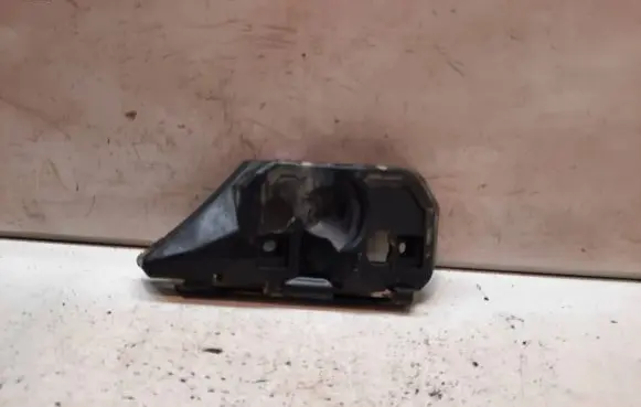 Volvo V50 Front bumper mounting bracket 30655875