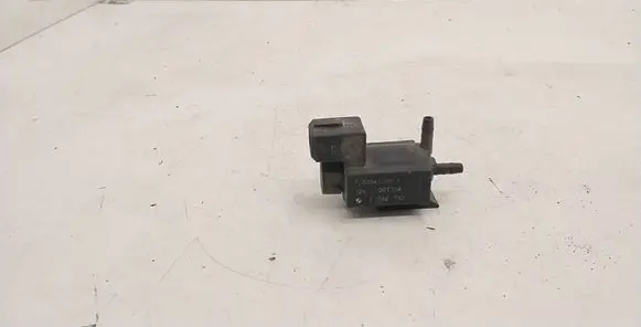 BMW 5 E39 Turbo solenoid valve 1742712 72234100 00T104