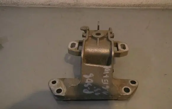 Peugeot 508 Engine mount vacuum valve 
