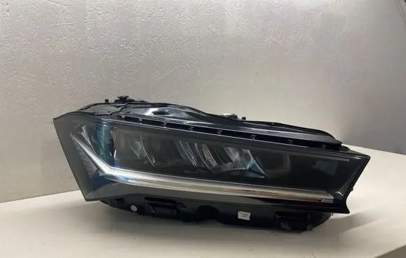Skoda Superb B9 Headlight/headlamp 3P1941016 9000VB401BE L991640