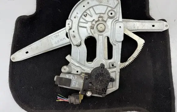 Volvo V70 Fuse module 9141925