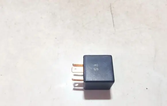 Volkswagen Golf II Other relay 111953227d