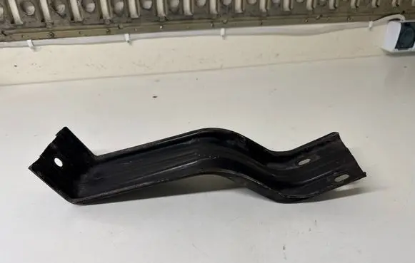 Opel Vivaro Radiator support slam panel bracket 8200411893