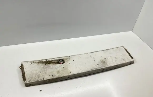 Mercedes-Benz W123 Wiper trim