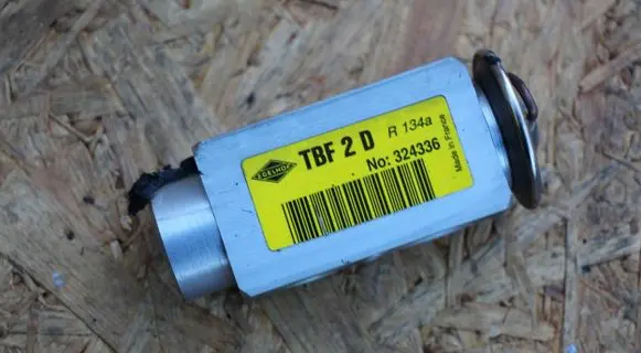 Opel Astra H Air conditioning (A/C) expansion valve 324336