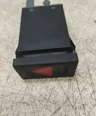 Volkswagen PASSAT B5.5 Hazard warning light relay 3B0953235D PA66GF30
