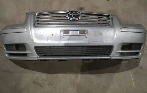 Toyota Avensis T250 Front bumper PILKAS