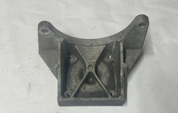Dodge Challenger Gearbox mounting bracket 68146569AB