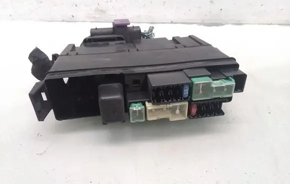 Nissan Note (E11) Fuse module