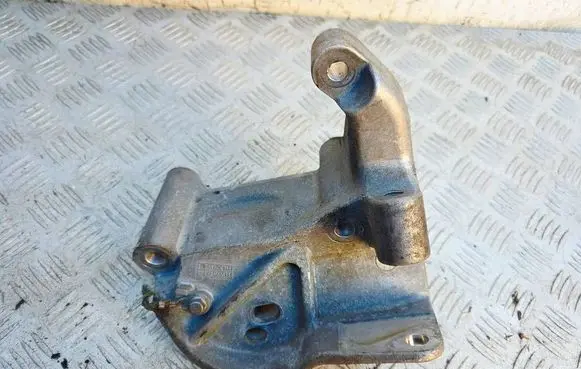 Volvo V40 Engine mounting bracket 31359637 31430916