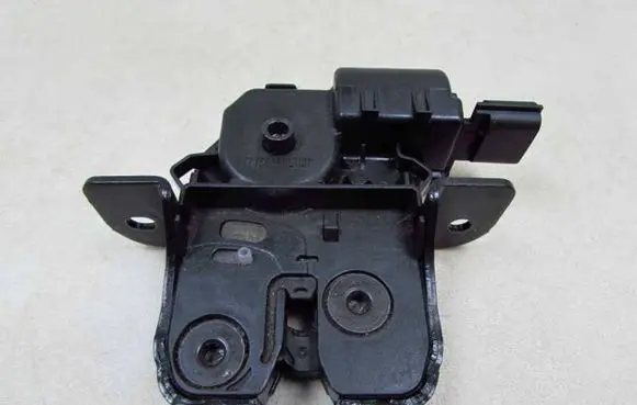 Renault Megane III Tailgate/trunk/boot lock/catch/latch 846300003R 56331