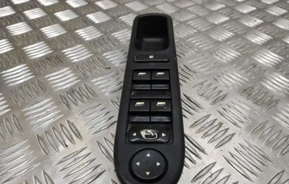 Peugeot 307 Electric window control switch 96531123X1