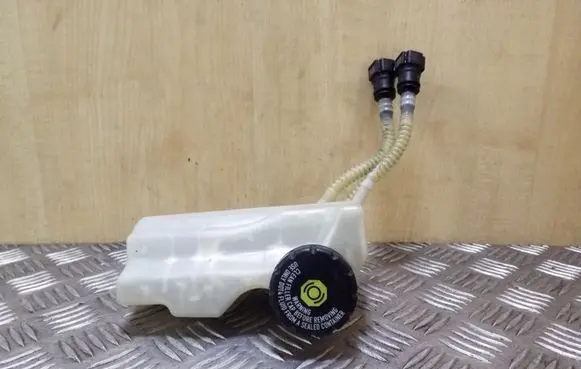 Power steering fluid tank/reservoir