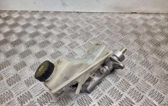 Toyota Avensis T250 Master brake cylinder 25113479