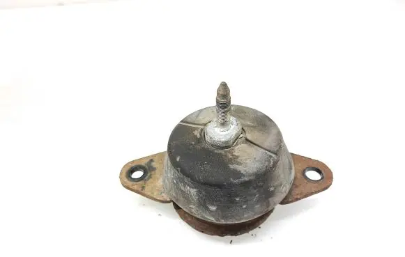Nissan Leaf I (ZE0) Engine mount bracket