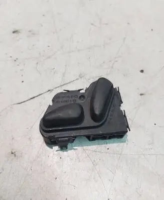 Mercedes-Benz E W210 Seat control module 2108213851 03463815