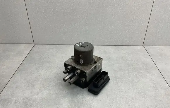 Jeep Grand Cherokee ABS Pump 68227200AD