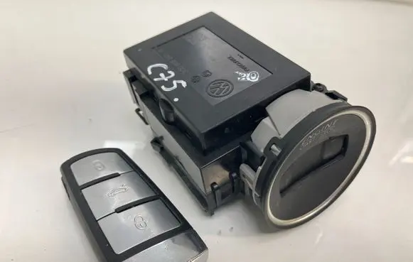 Volkswagen PASSAT B6 Ignition lock 3C0905843R 33303401 12401901239903