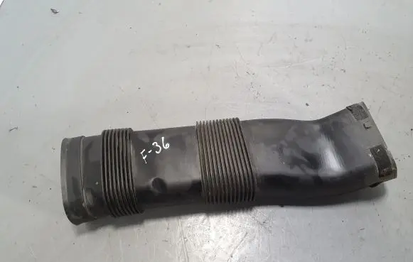 BMW 4 F36 Gran coupe Air intake duct part 13718507567