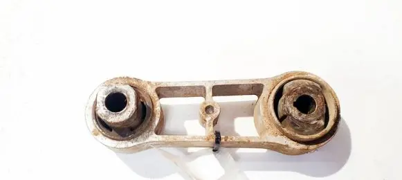Renault Espace III Engine mount bracket